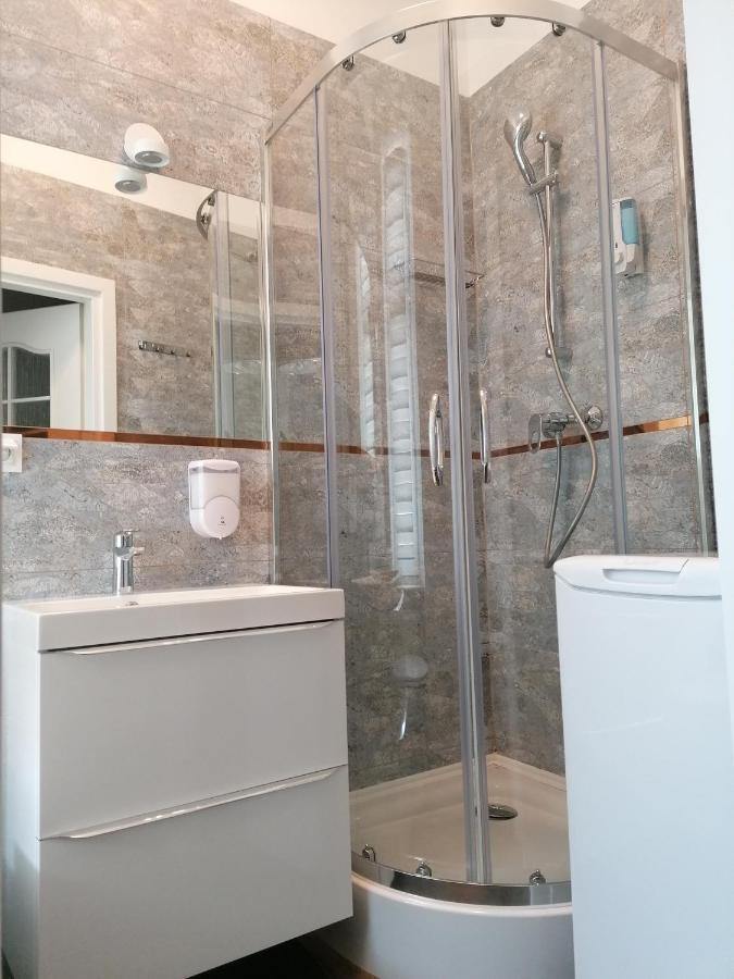 Hostel Tulip - Pokój 5 ze wspólną łazienką i kuchnią Szczecin Exterior foto