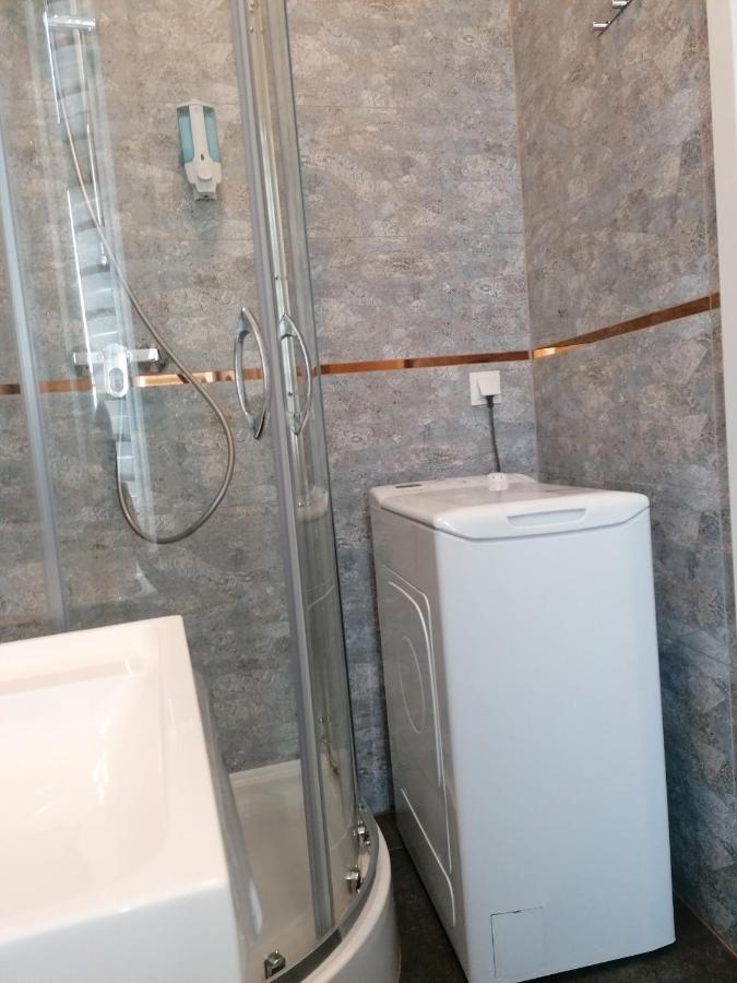 Hostel Tulip - Pokój 5 ze wspólną łazienką i kuchnią Szczecin Exterior foto